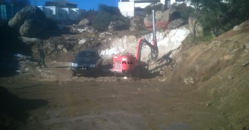 demoliciÃ³n de piedra en colegio