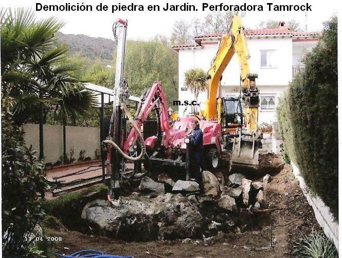 demolicion de piedras en piscina