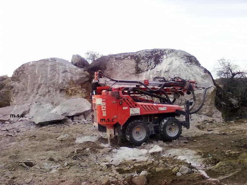 demolicion de bolas de piedras,extraccion de piedras